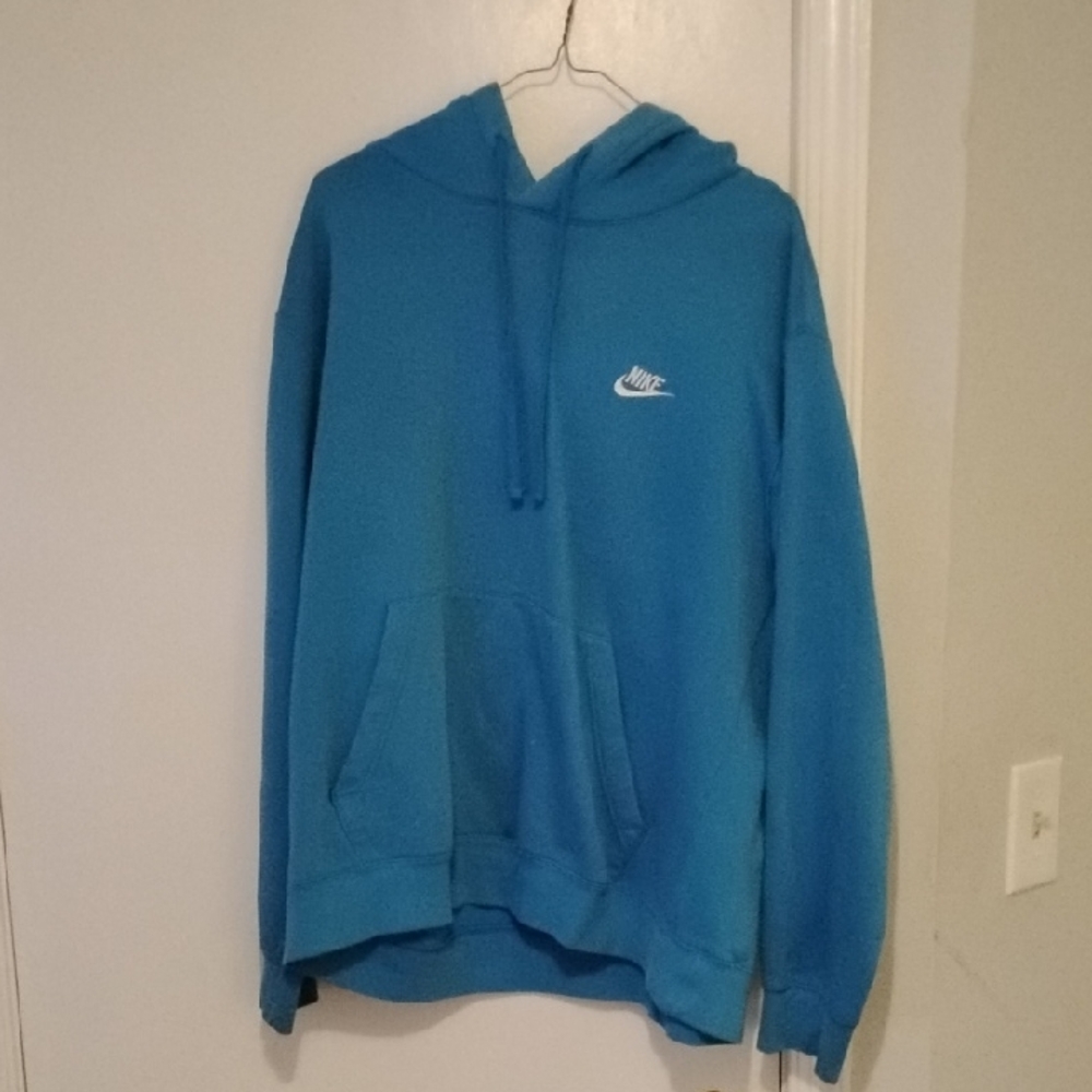 Nike Men's Hoodie in Vibrant Blue